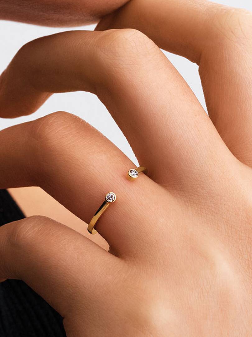 Q125_A_Diamonds_PDP_MODEL_SINGLE_12_1x1_ZOOM_RGB_ring