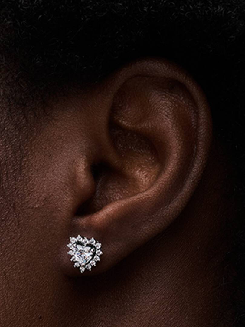 SS24_A_PDP_Model_Single_24_1x1_RGB_earring